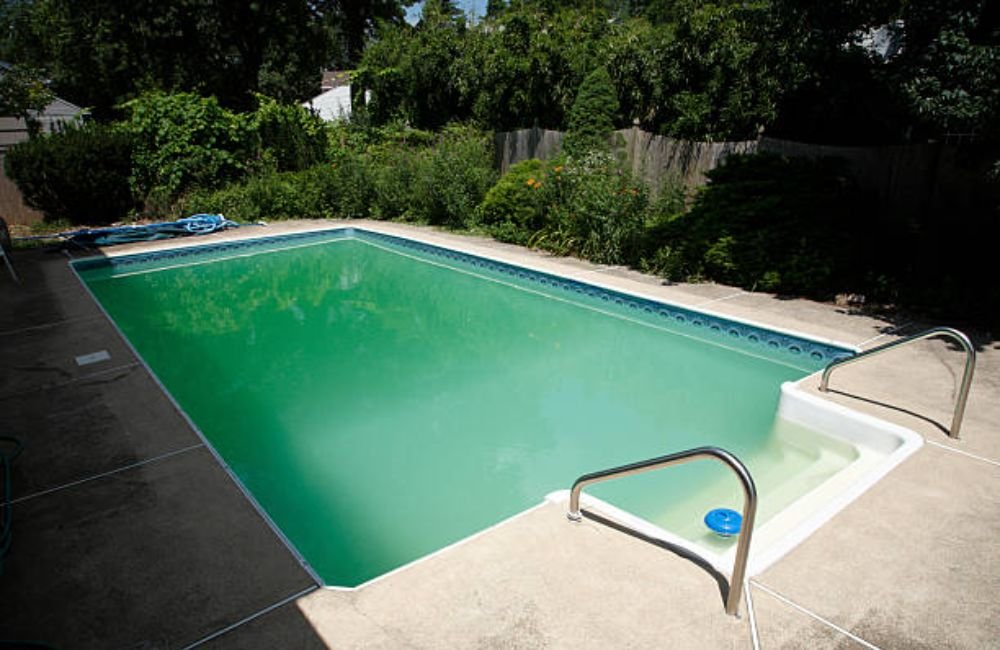 Green Pool Cleaning in Petaluma, CA