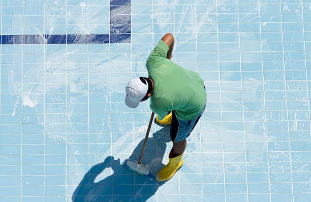 Pool Tile Calcium Removal & Tile Cleaning
