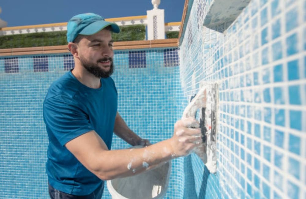Pool Tile Calcium Removal & Tile Cleaning